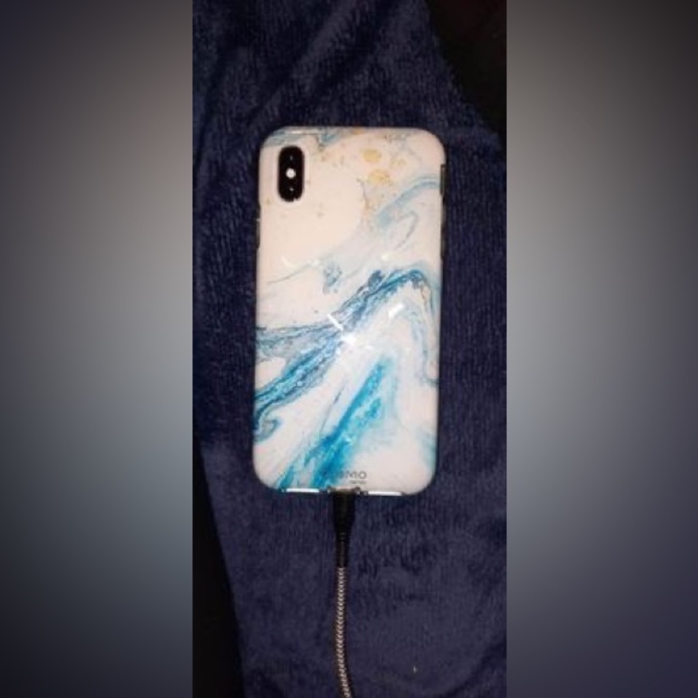 In great condition with no scratches or cracks.